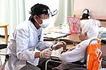 定期的な口腔衛生状態・口腔機能の評価、実施しております。「歯科検診風景」